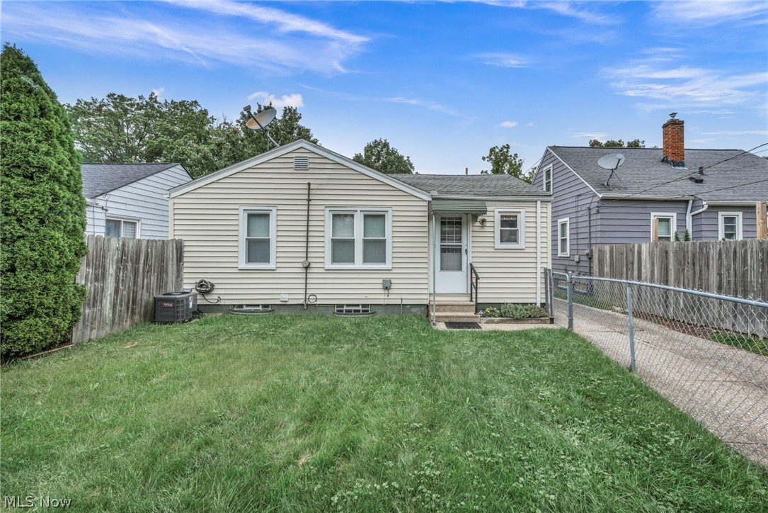 18813 Parkmount Cleveland OH 44135