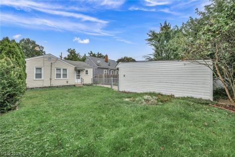 18813 Parkmount Cleveland OH 44135