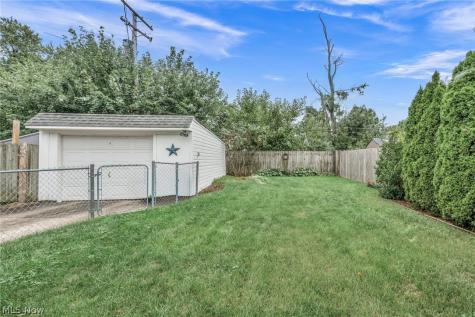 18813 Parkmount Cleveland OH 44135