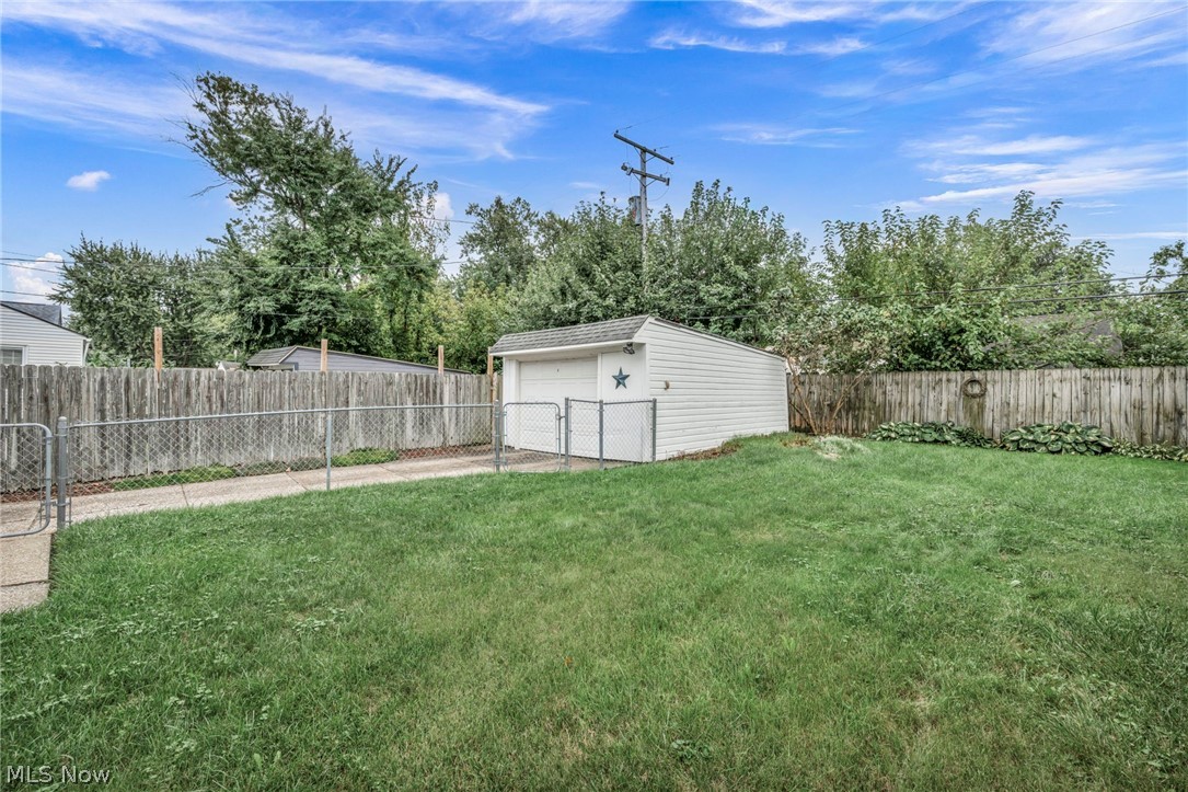 18813 Parkmount Cleveland OH 44135