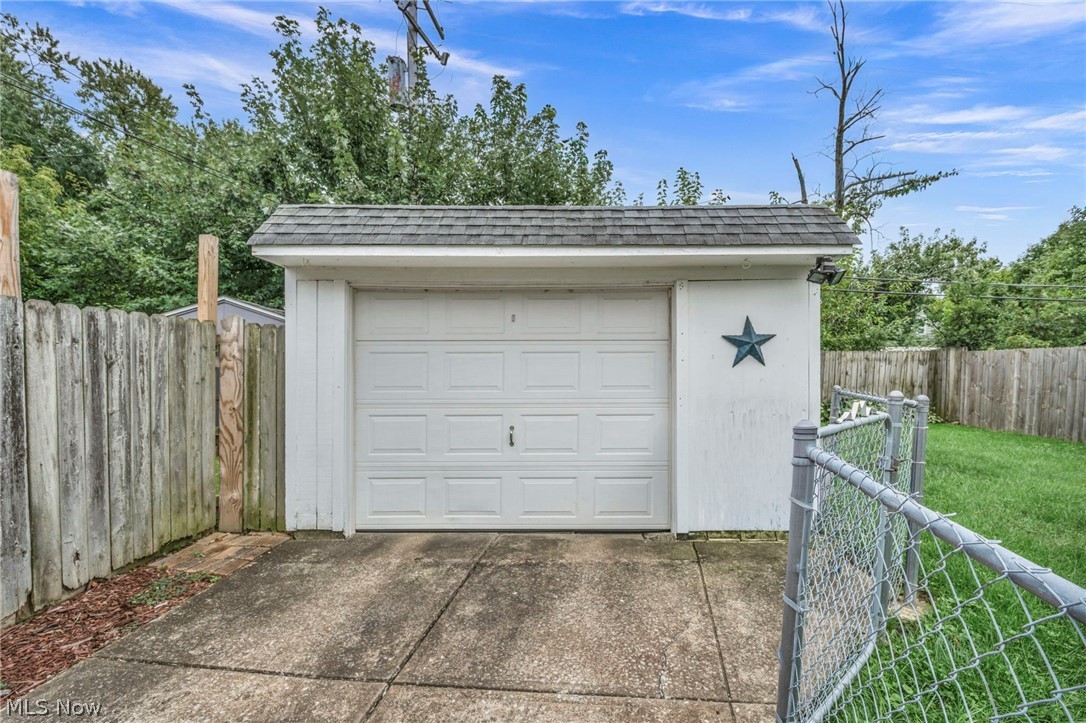 18813 Parkmount Cleveland OH 44135