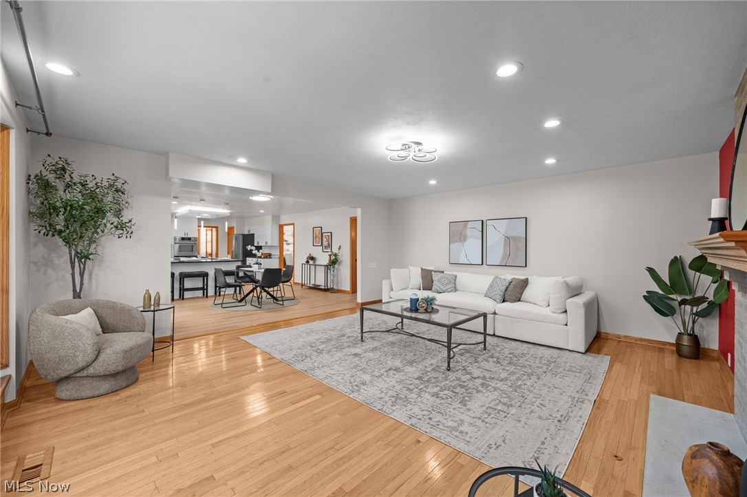 111 Waverly Lane Chagrin Falls OH 44022