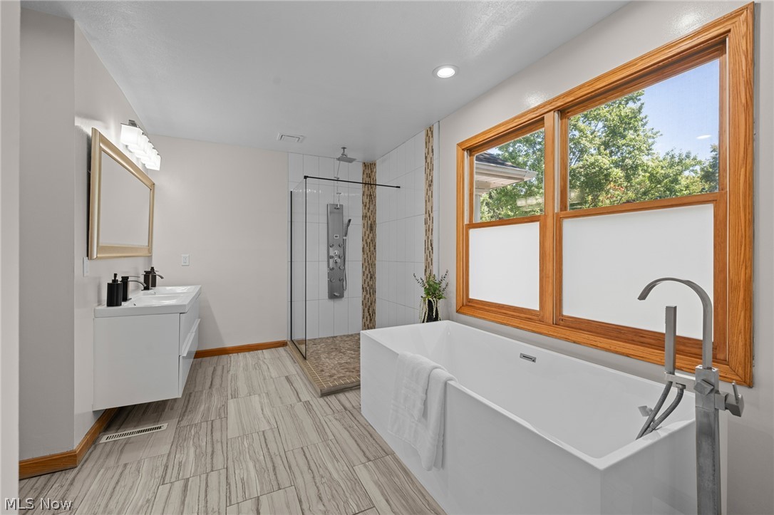 111 Waverly Lane Chagrin Falls OH 44022