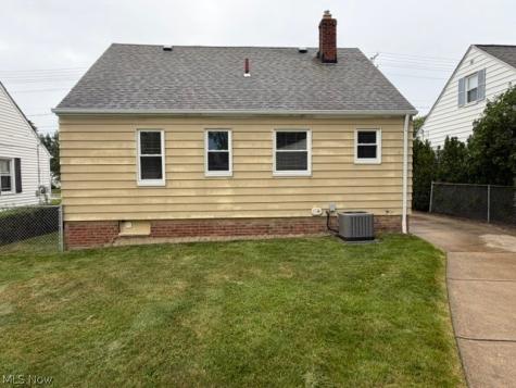 604 E 305th Street Willowick OH 44095