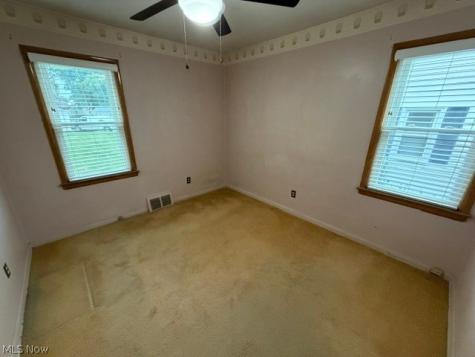 604 E 305th Street Willowick OH 44095