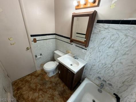 604 E 305th Street Willowick OH 44095