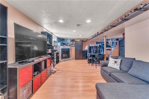 26913 Elizabeth Lane Olmsted Falls OH 44138