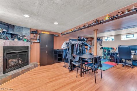 26913 Elizabeth Lane Olmsted Falls OH 44138