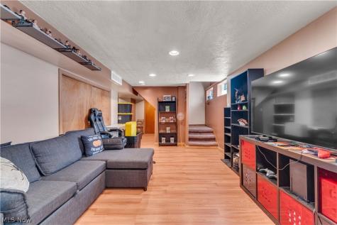 26913 Elizabeth Lane Olmsted Falls OH 44138