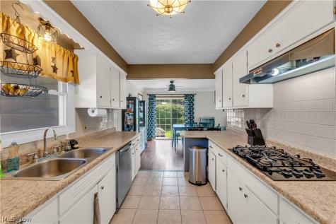 26913 Elizabeth Lane Olmsted Falls OH 44138