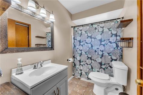 26913 Elizabeth Lane Olmsted Falls OH 44138