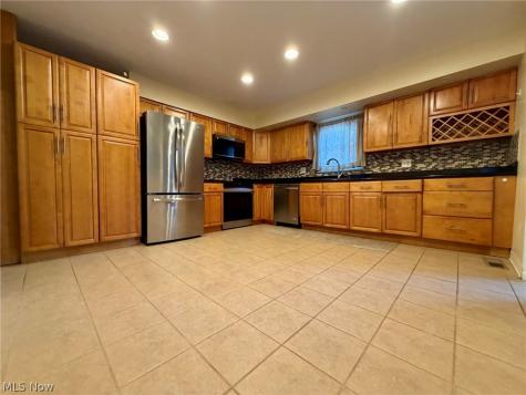 28096 Edgepark Drive North Olmsted OH 44070