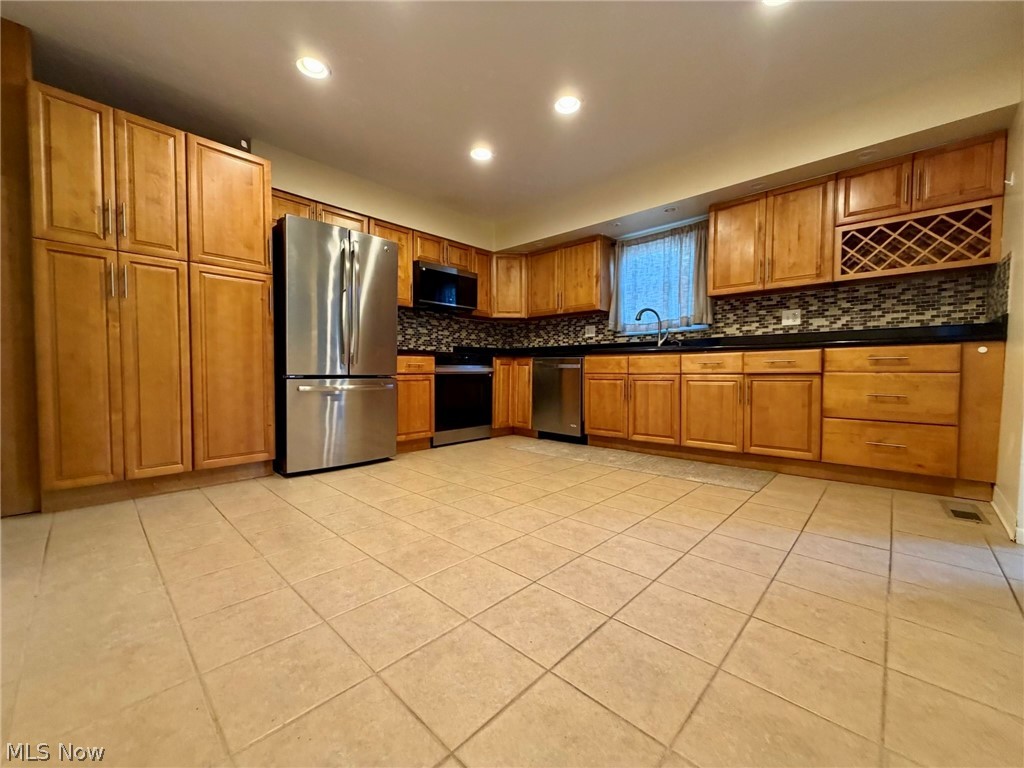 28096 Edgepark Drive North Olmsted OH 44070
