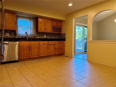 28096 Edgepark Drive North Olmsted OH 44070