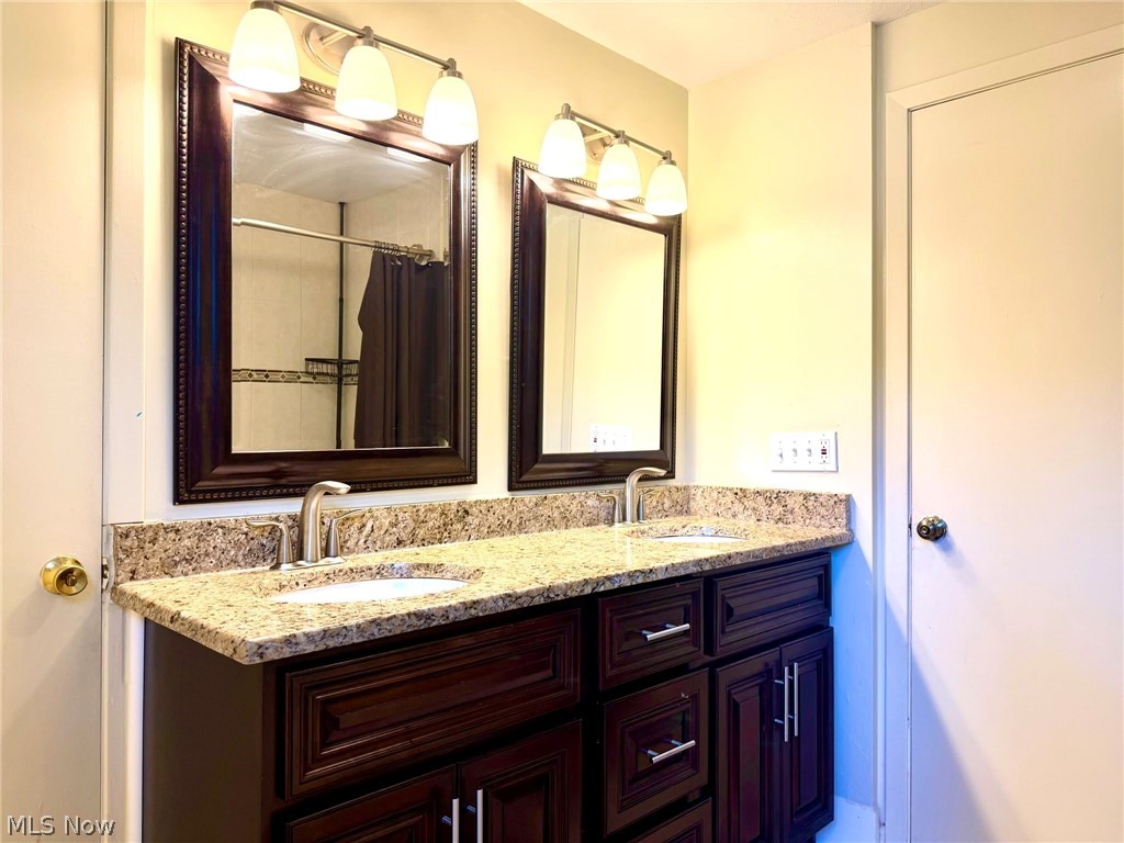 28096 Edgepark Drive North Olmsted OH 44070