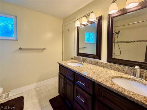 28096 Edgepark Drive North Olmsted OH 44070