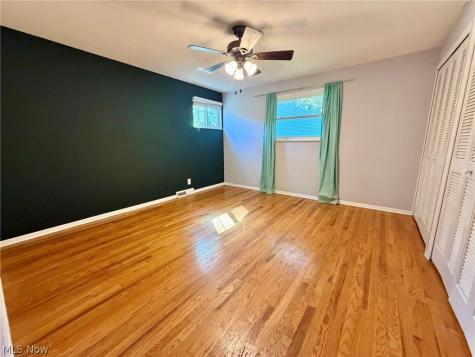 28096 Edgepark Drive North Olmsted OH 44070