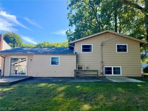 28096 Edgepark Drive North Olmsted OH 44070