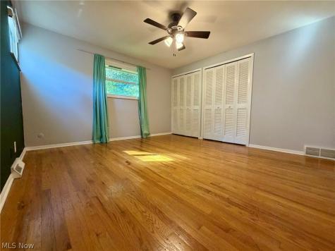 28096 Edgepark Drive North Olmsted OH 44070