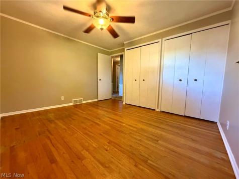 28096 Edgepark Drive North Olmsted OH 44070