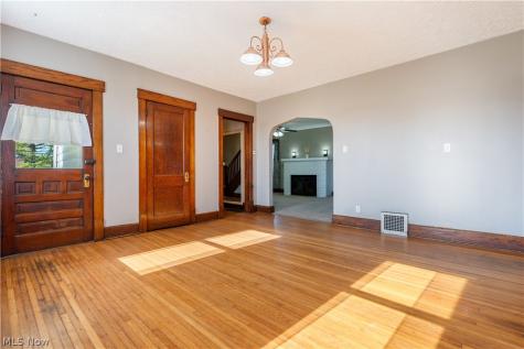10725 Lisbon Street Louisville OH 44641