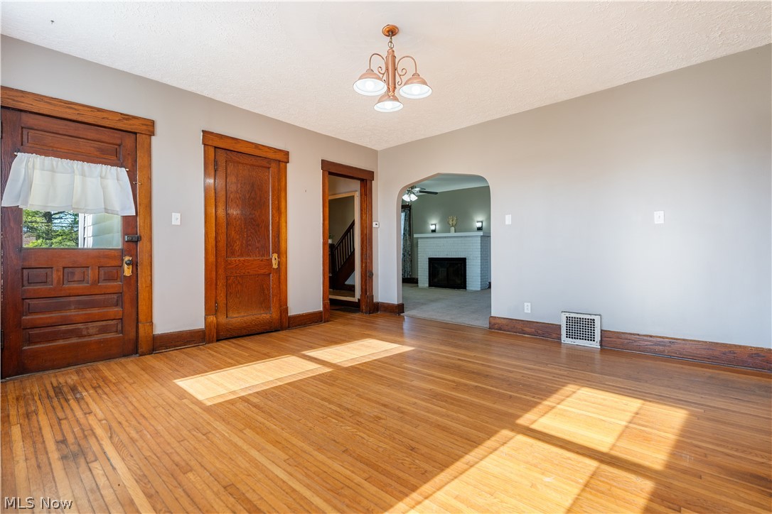10725 Lisbon Street Louisville OH 44641