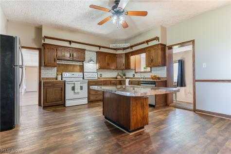 10725 Lisbon Street Louisville OH 44641
