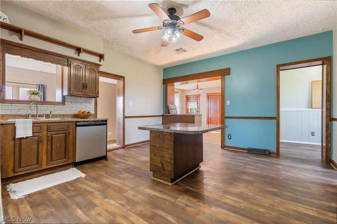 10725 Lisbon Street Louisville OH 44641