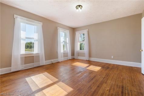10725 Lisbon Street Louisville OH 44641