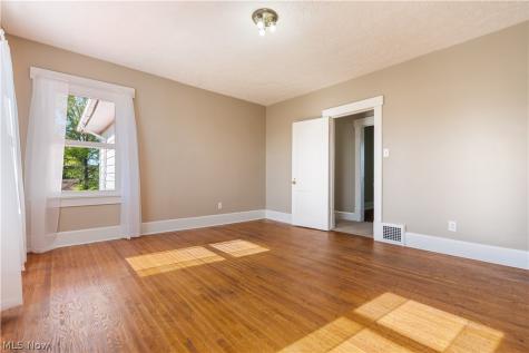 10725 Lisbon Street Louisville OH 44641