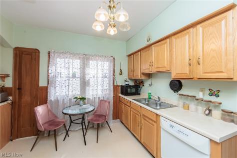 5601 Delora Avenue Cleveland OH 44144
