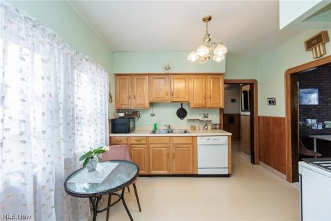 5601 Delora Avenue Cleveland OH 44144