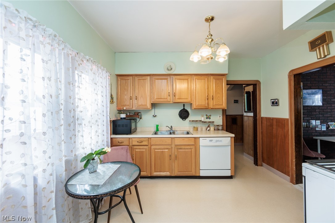 5601 Delora Avenue Cleveland OH 44144