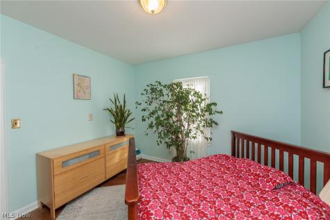 5601 Delora Avenue Cleveland OH 44144
