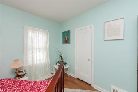 5601 Delora Avenue Cleveland OH 44144