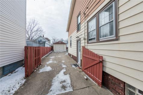 5601 Delora Avenue Cleveland OH 44144