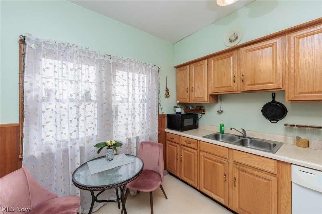 5601 Delora Avenue Cleveland OH 44144