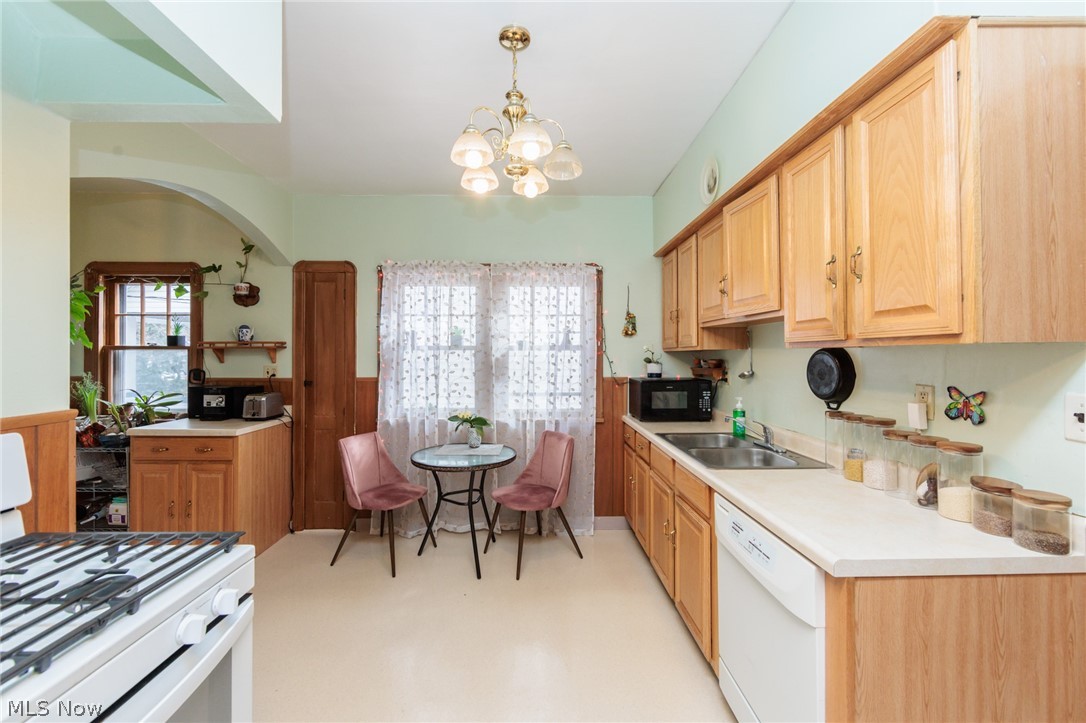 5601 Delora Avenue Cleveland OH 44144