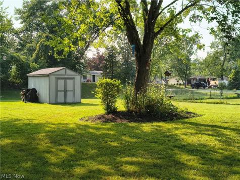 2090 Pinewood Drive Brunswick OH 44212