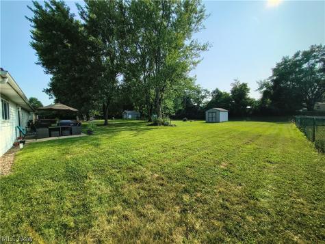 2090 Pinewood Drive Brunswick OH 44212