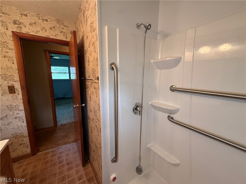 15909 Gar Highway Montville OH 44064