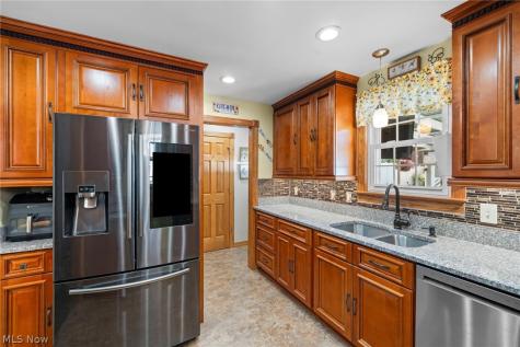 6110 Brookside Drive Cleveland OH 44144