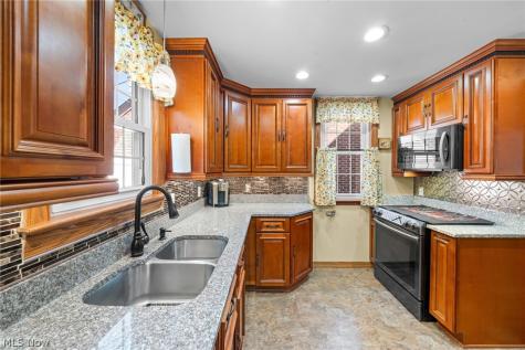 6110 Brookside Drive Cleveland OH 44144