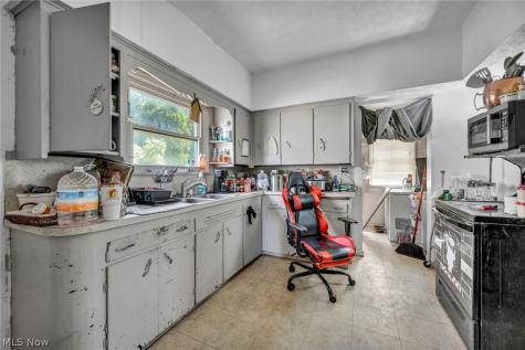 1716 Middle Avenue Elyria OH 44035