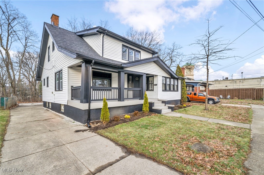 17512 Allien Avenue Cleveland OH 44111