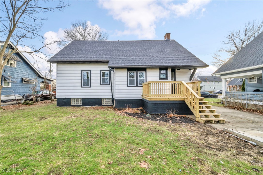 17512 Allien Avenue Cleveland OH 44111