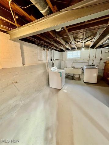 19031 Locherie Avenue Euclid OH 44119