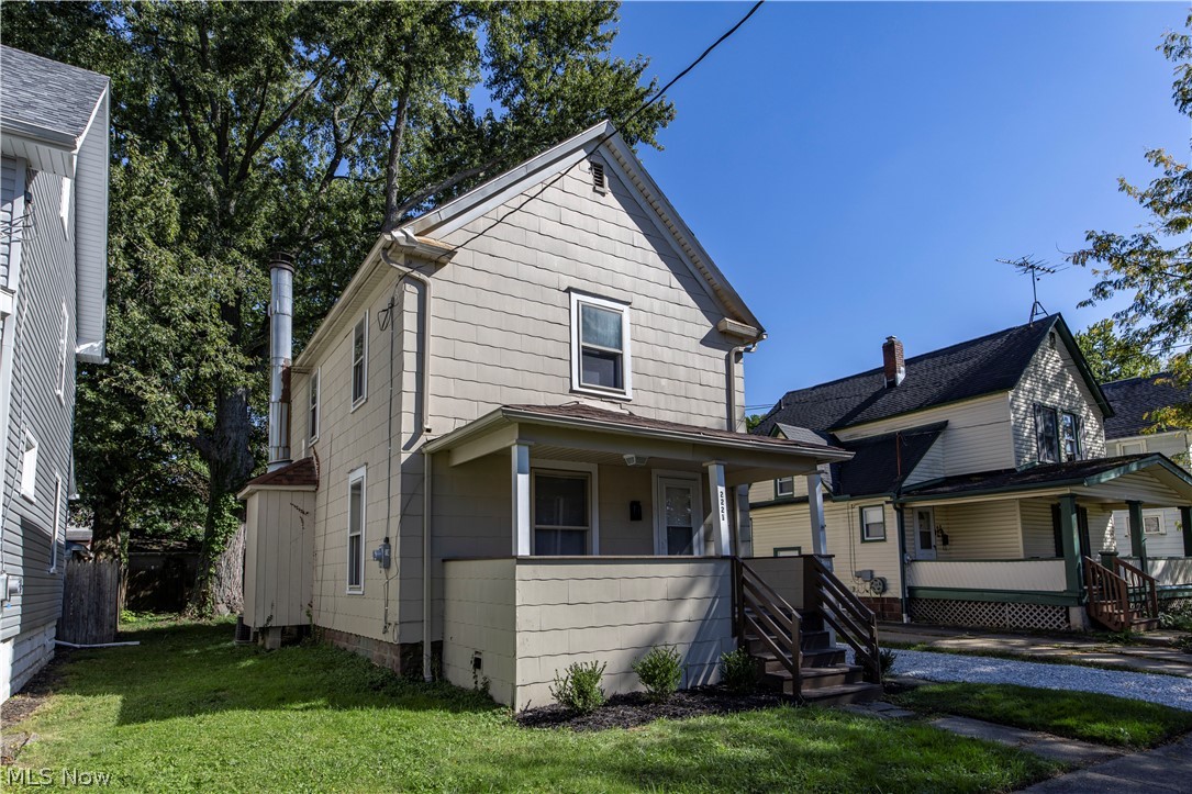 2221 10th Street SW Akron OH 44314