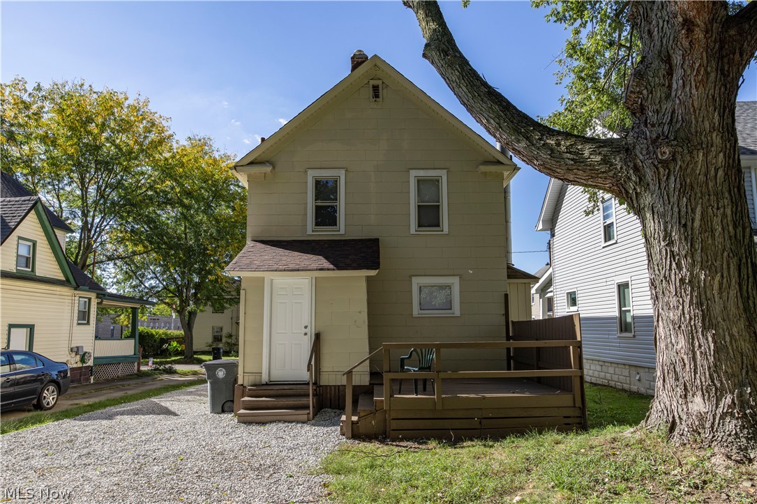 2221 10th Street SW Akron OH 44314