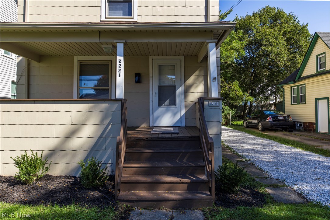 2221 10th Street SW Akron OH 44314